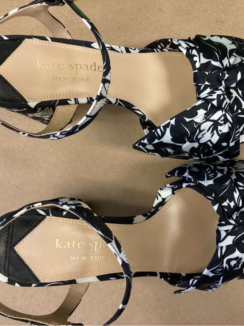 Kate Spade Floral Bow Heels Black White Platform Sandals Size 7B - Picture 6 of 8